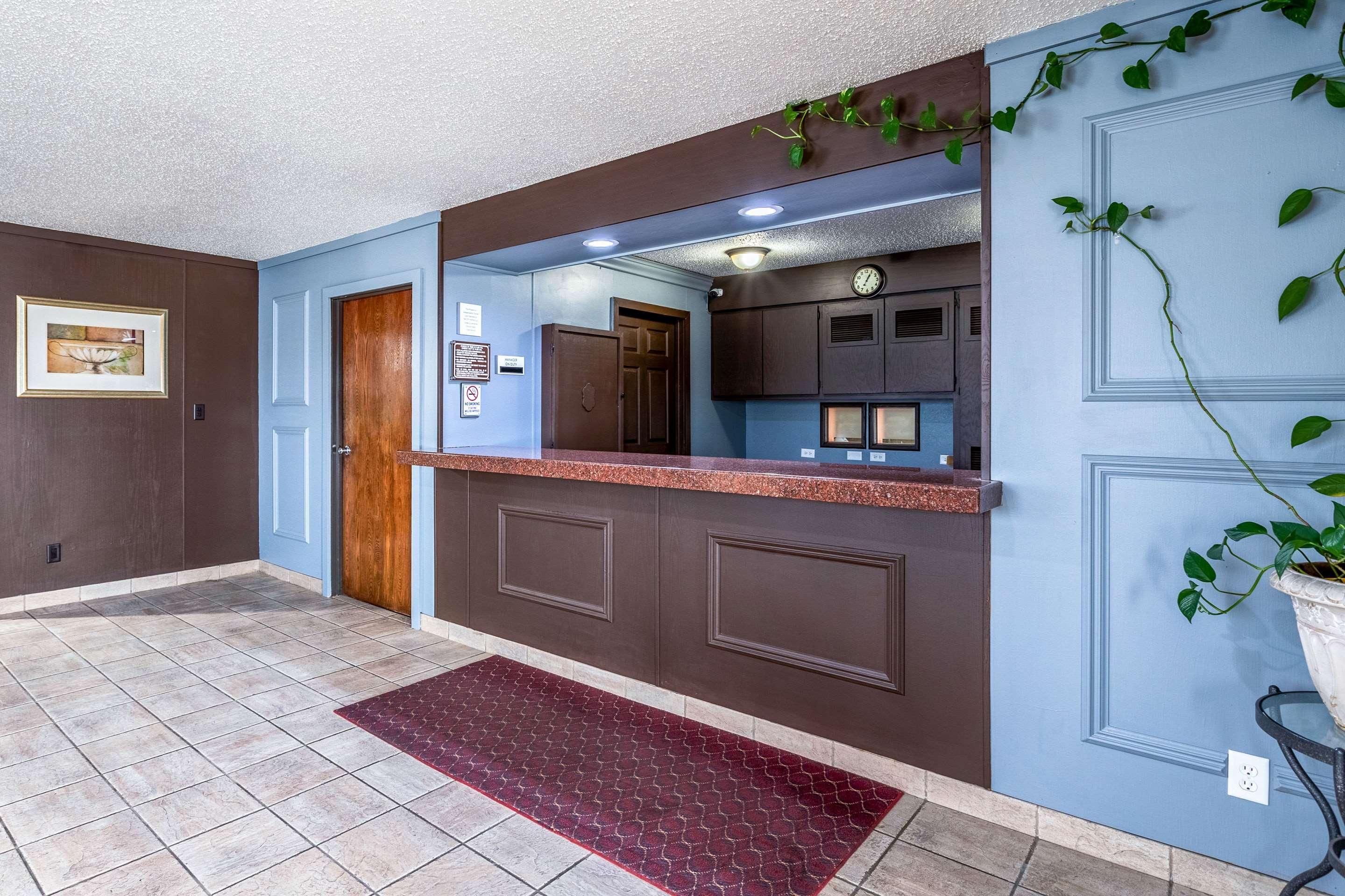 Econo Lodge Inn & Suites Auburn Екстериор снимка