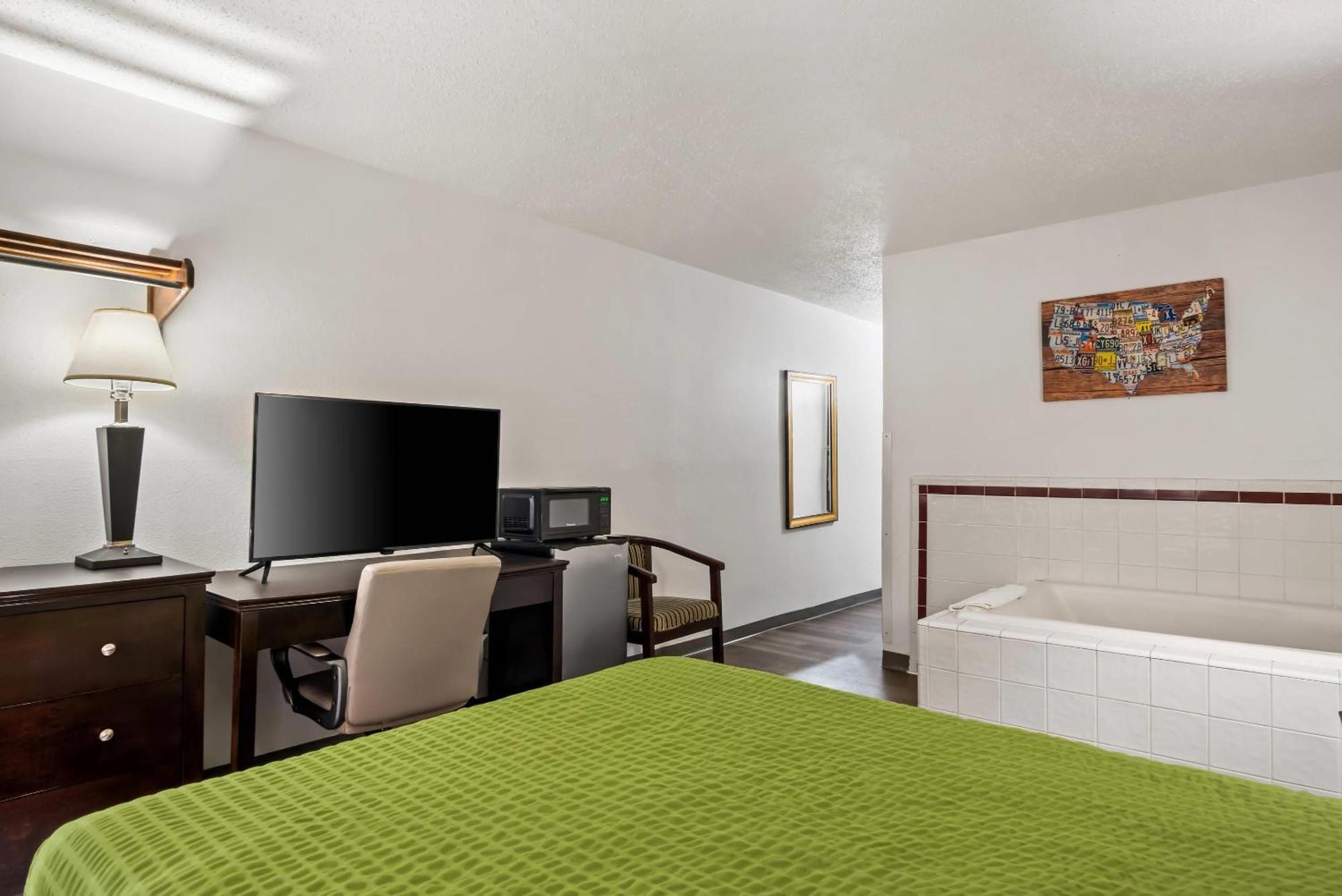 Econo Lodge Inn & Suites Auburn Екстериор снимка