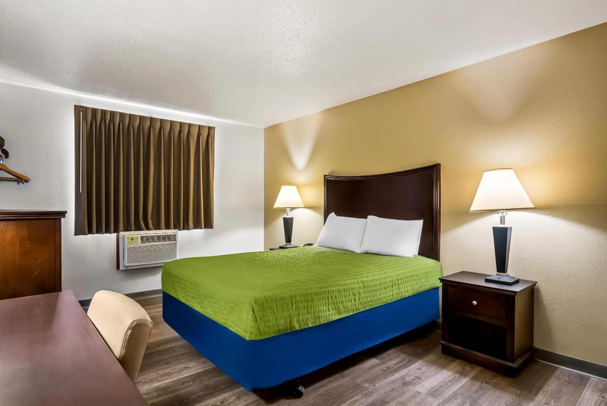 Econo Lodge Inn & Suites Auburn Екстериор снимка