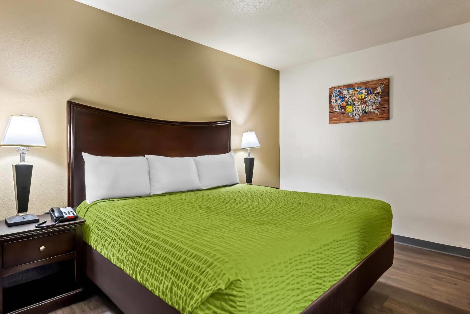 Econo Lodge Inn & Suites Auburn Екстериор снимка